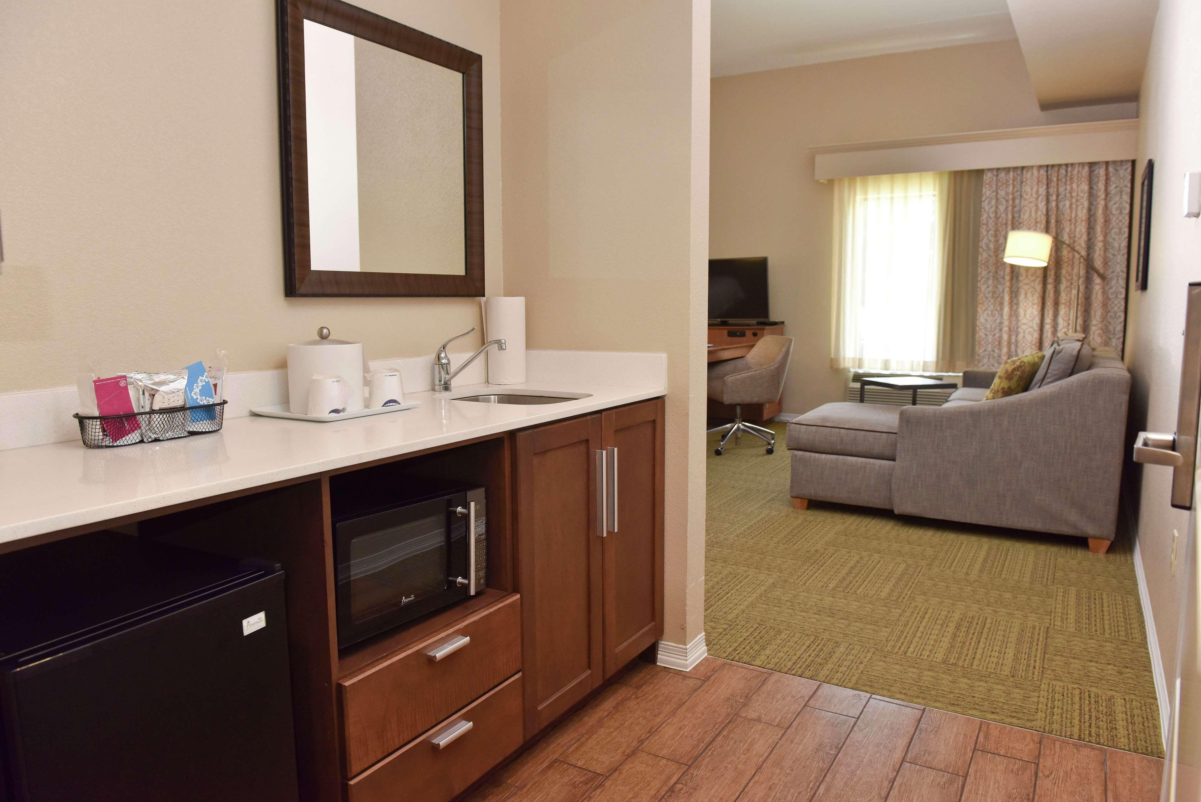 Hampton Inn & Suites Alexandria Ngoại thất bức ảnh