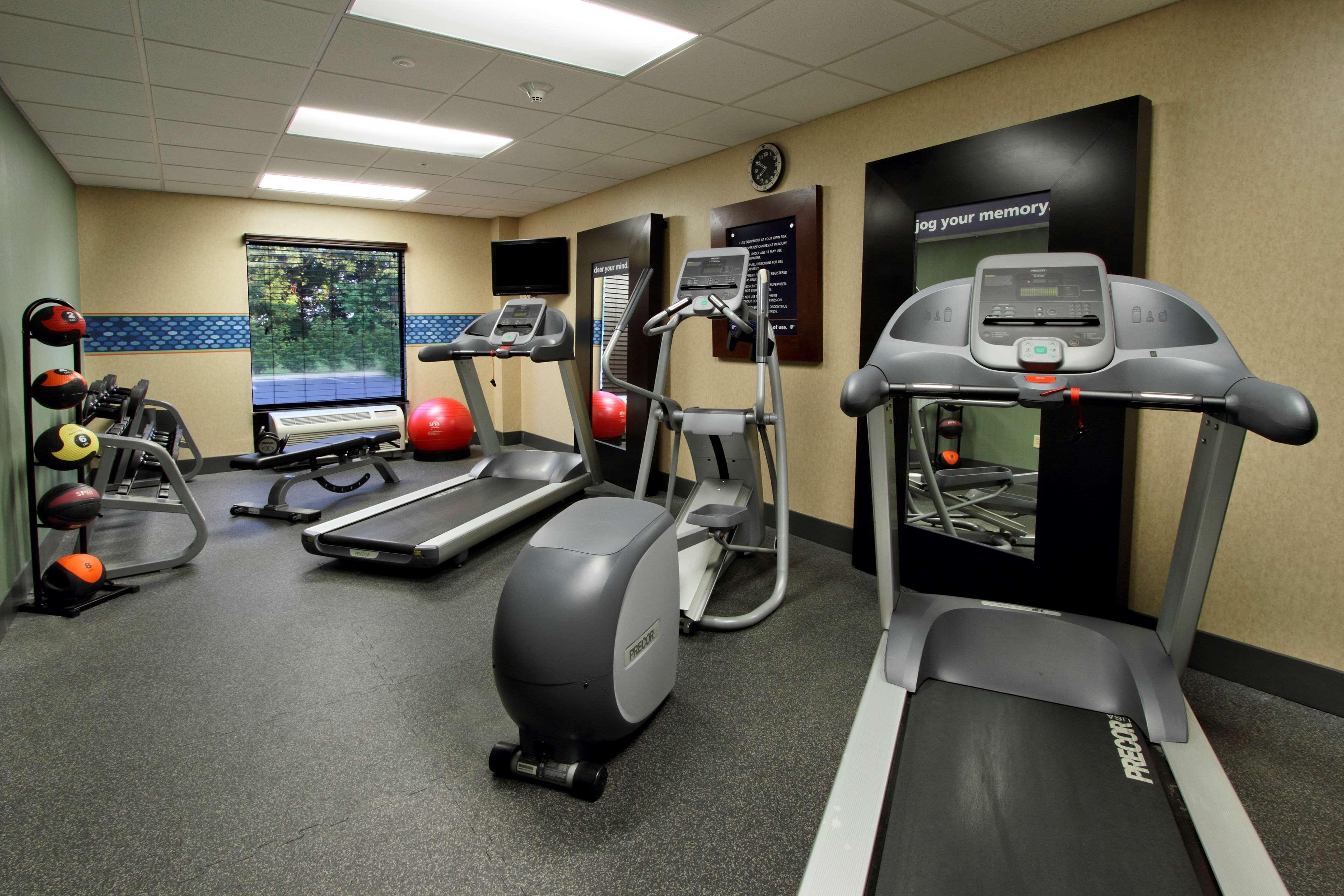 Hampton Inn & Suites Alexandria Ngoại thất bức ảnh