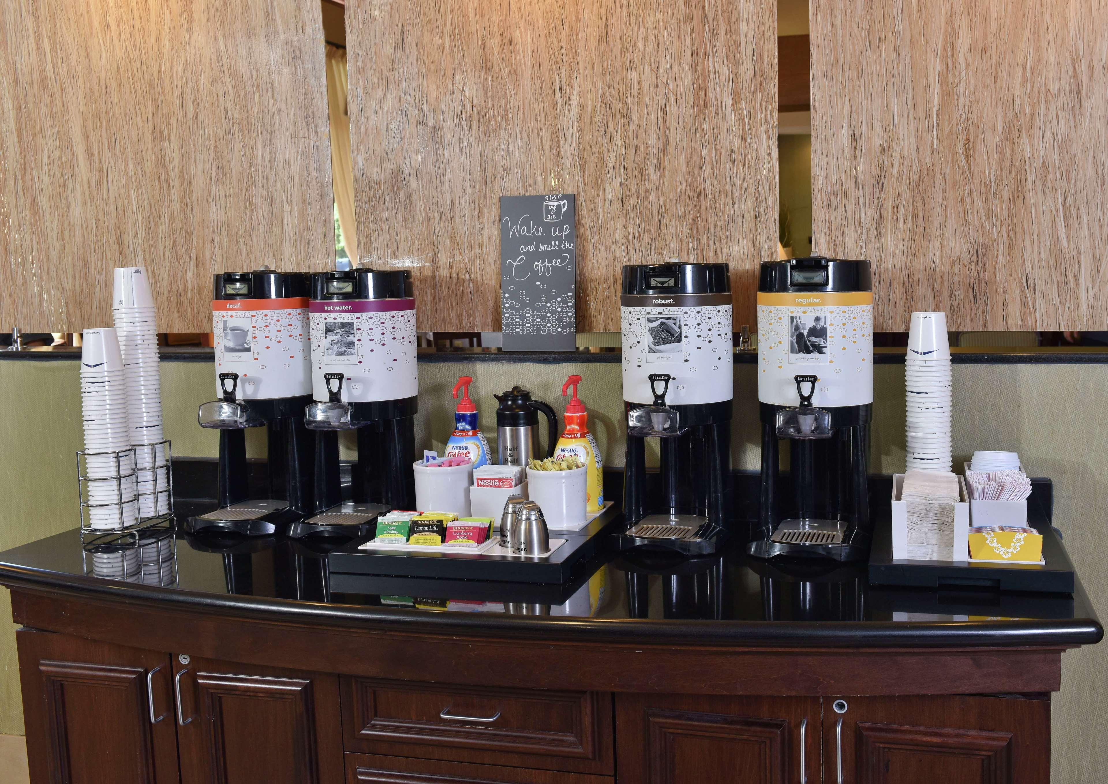 Hampton Inn & Suites Alexandria Ngoại thất bức ảnh