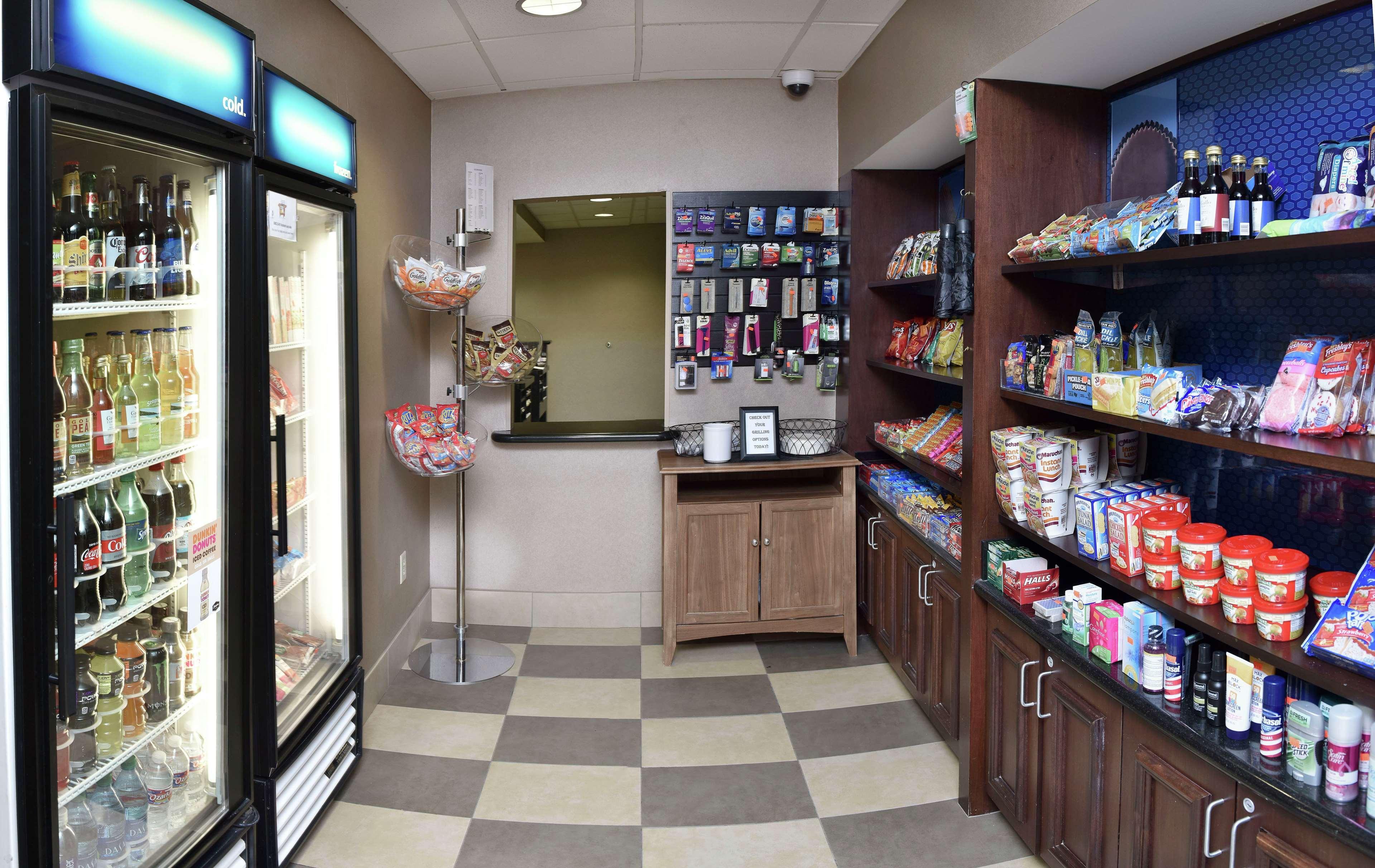 Hampton Inn & Suites Alexandria Ngoại thất bức ảnh