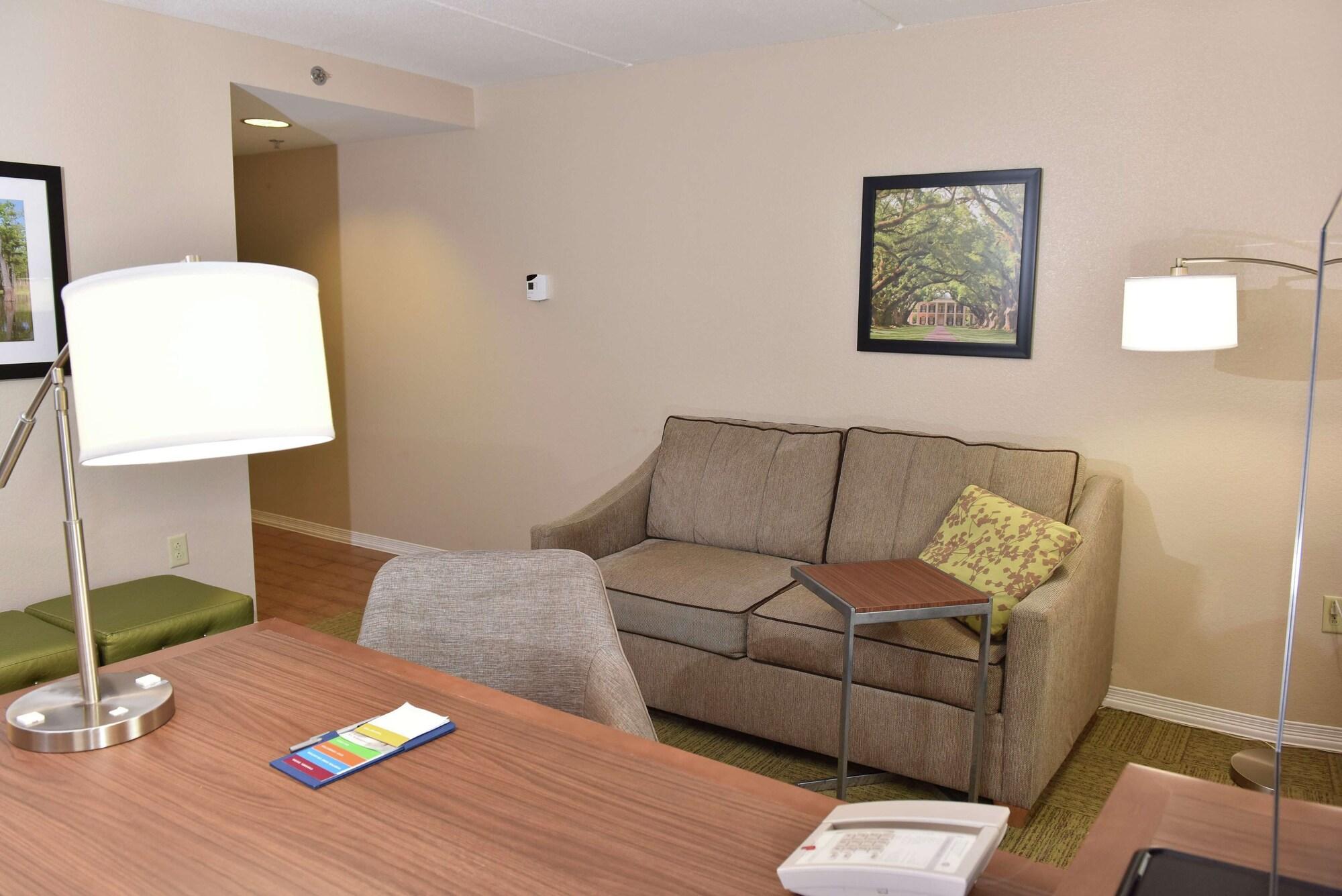 Hampton Inn & Suites Alexandria Ngoại thất bức ảnh
