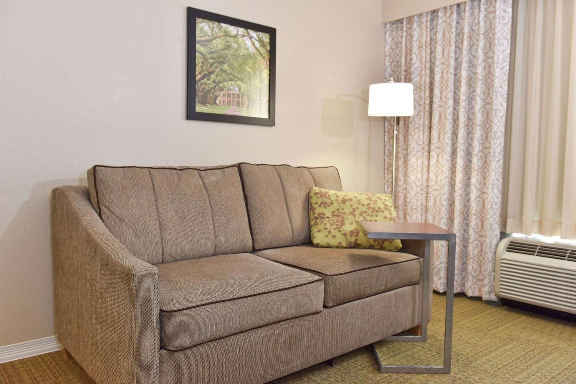 Hampton Inn & Suites Alexandria Ngoại thất bức ảnh