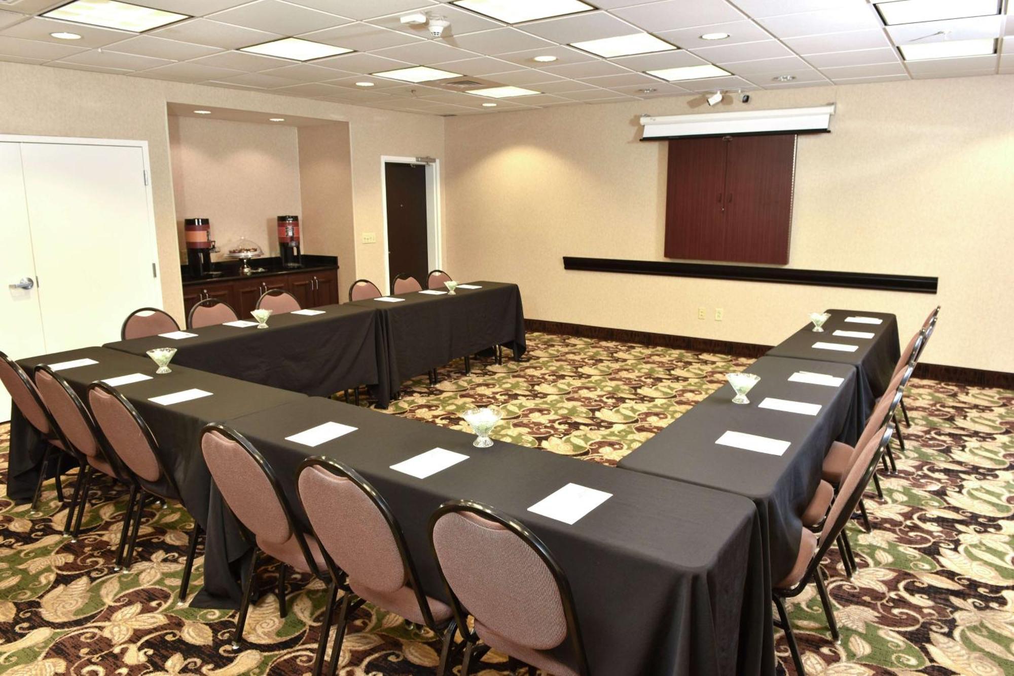 Hampton Inn & Suites Alexandria Ngoại thất bức ảnh
