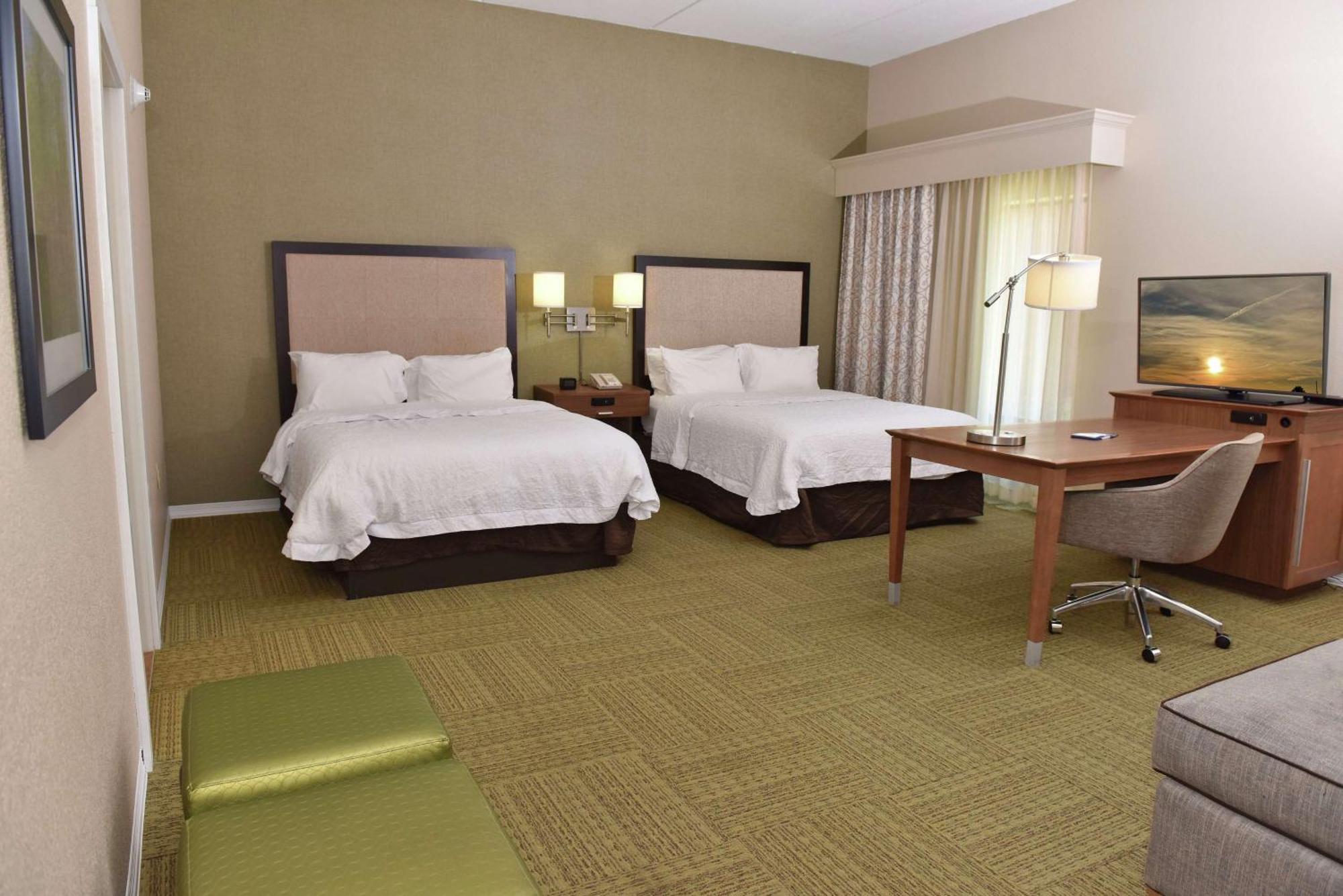 Hampton Inn & Suites Alexandria Ngoại thất bức ảnh