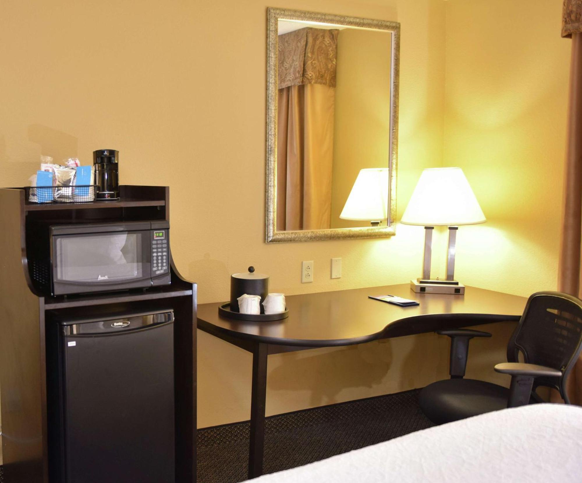Hampton Inn & Suites Alexandria Ngoại thất bức ảnh