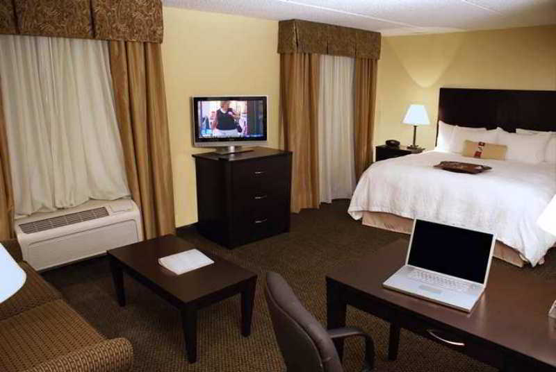 Hampton Inn & Suites Alexandria Phòng bức ảnh